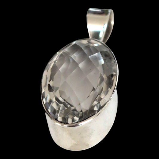 Rock Qtz Pendant (18.32 g)