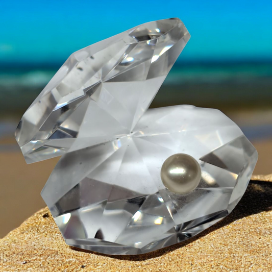 Faceted Crystal Clam and Pearl